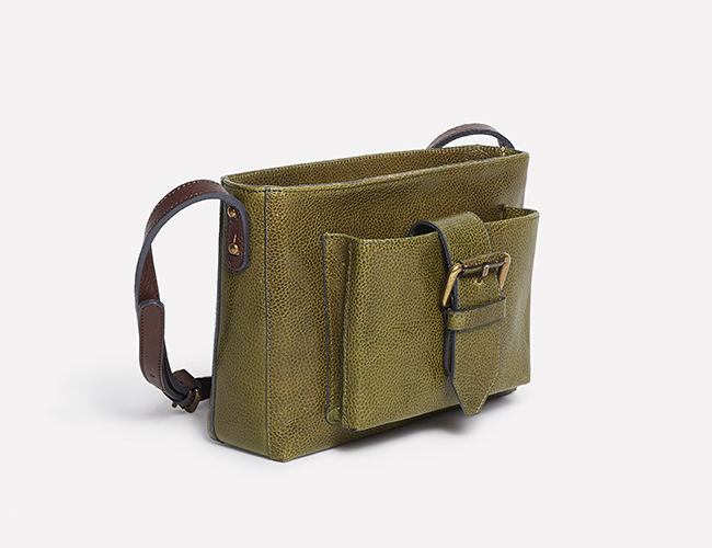 bolso verde doble compartimento con hebilla